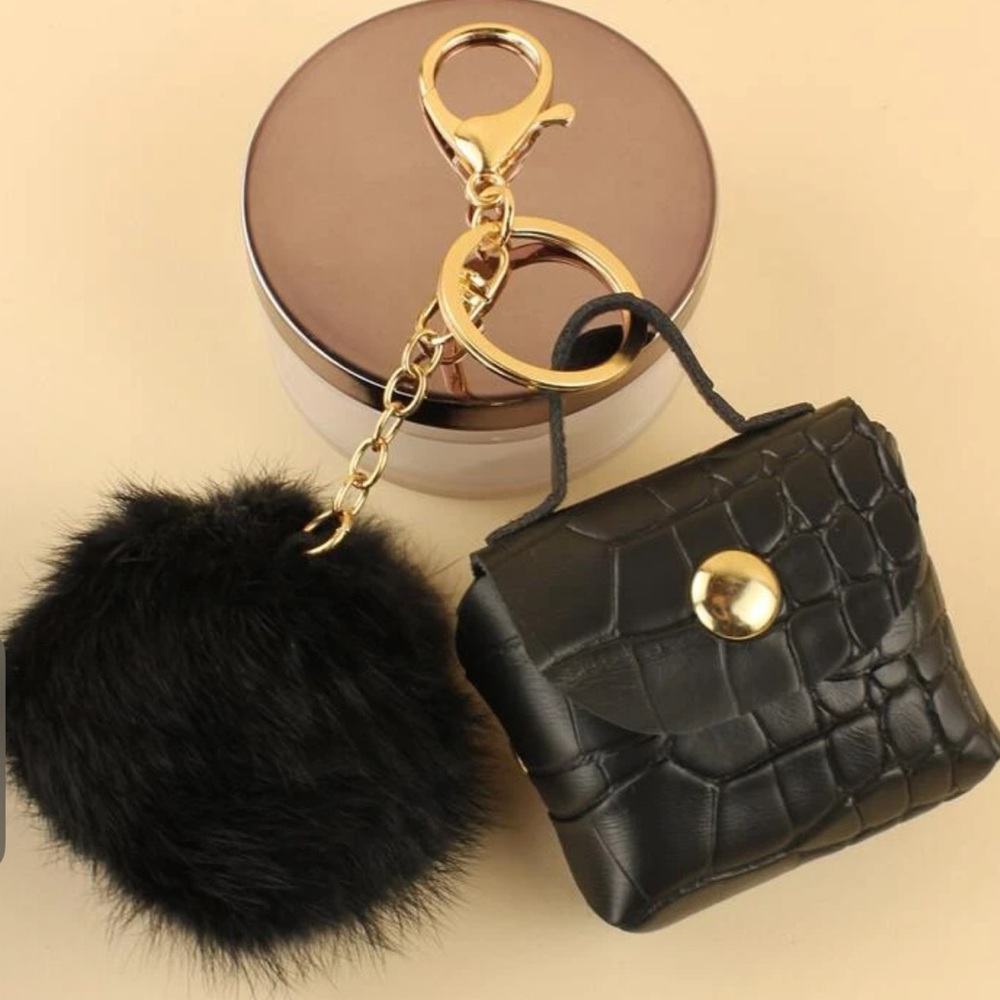 Key chain bag: bag can fit ear pods